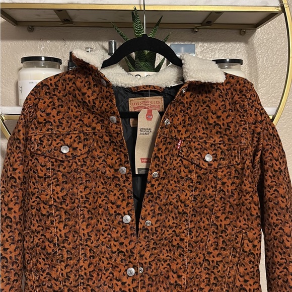 Levi’s Sherpa cheetah jacket - Picture 2 of 6